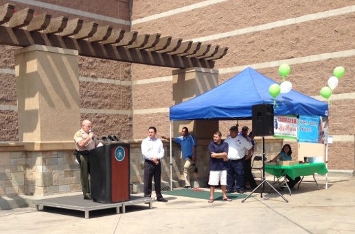 Lt. Steve Sanches Speaks to Residents
